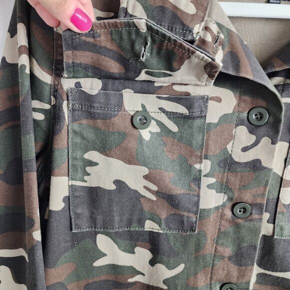 Sanctuary Camo Utility Jacket Shacket Pockets Stretch Button Front Size M - Picture 10 of 14